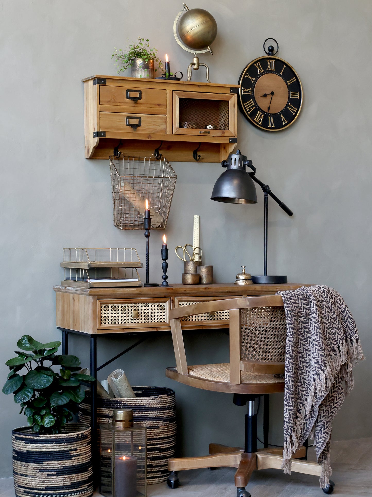 Shelf with 2 drawers & 3 Hooks
