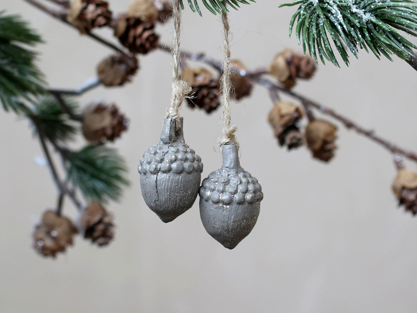 Acorns w. glitter for hanging - Generosa Home & Living - -