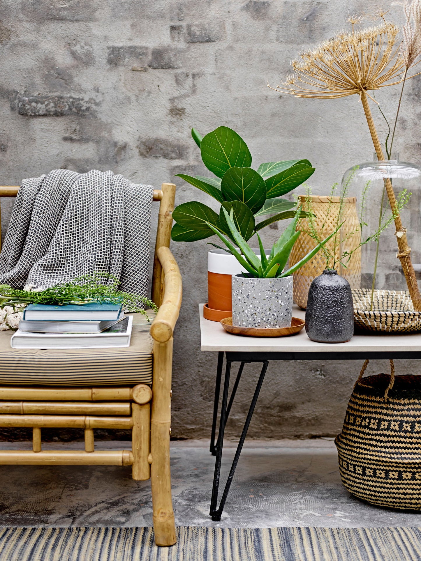 Barry Navy Throw - Generosa Home & Living - -