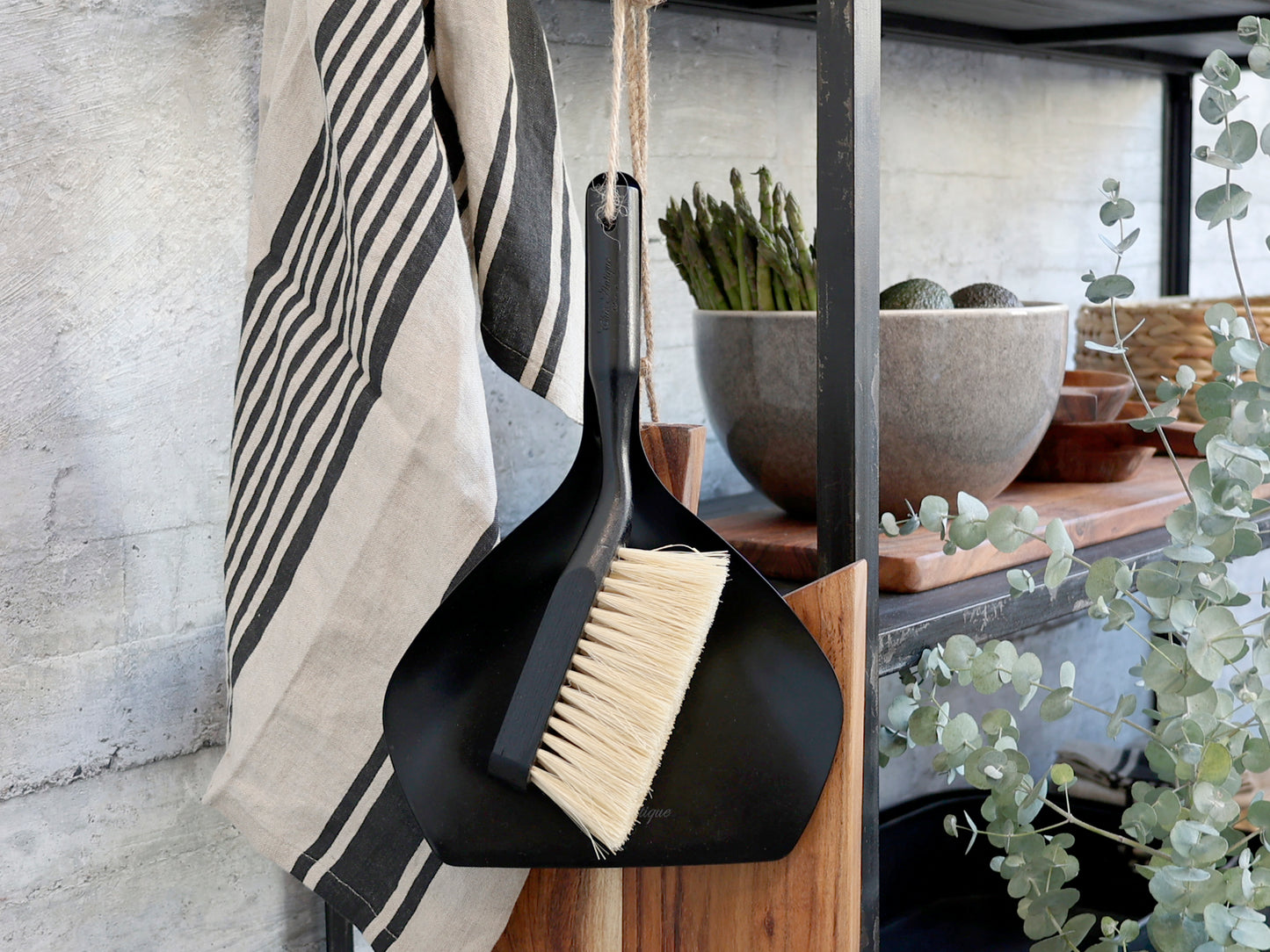 Sweeping Brush and Tray - Generosa Home & Living
