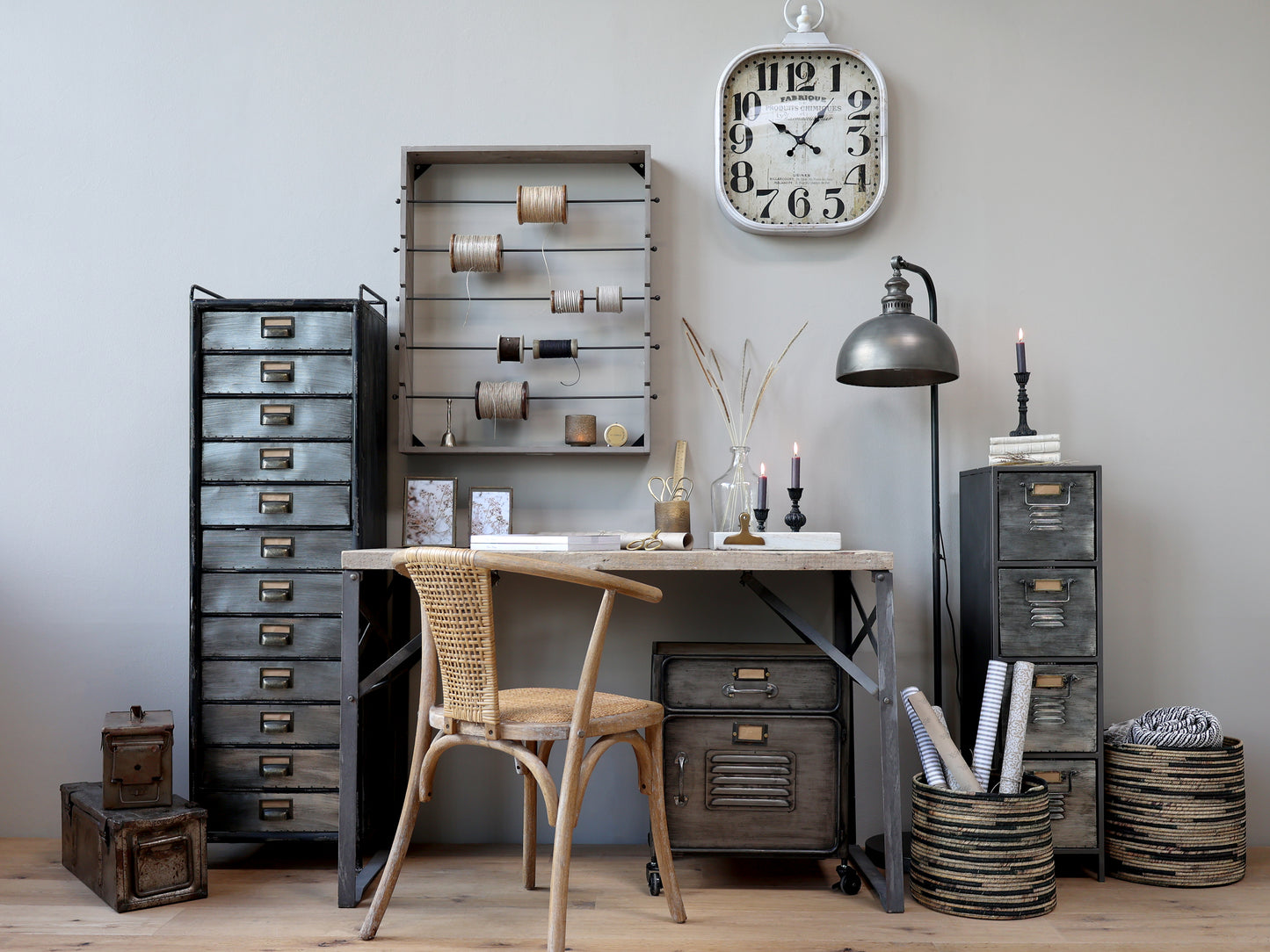 These French style chairs with wicker seat and rounded back are beautiful in a set around the dining table and equally as lovely as a standalone piece. Dimensions: H79/L50/W45 cm Material: Rubberwood and rattan Seat height: 46 cm Armrest height : 71 cm