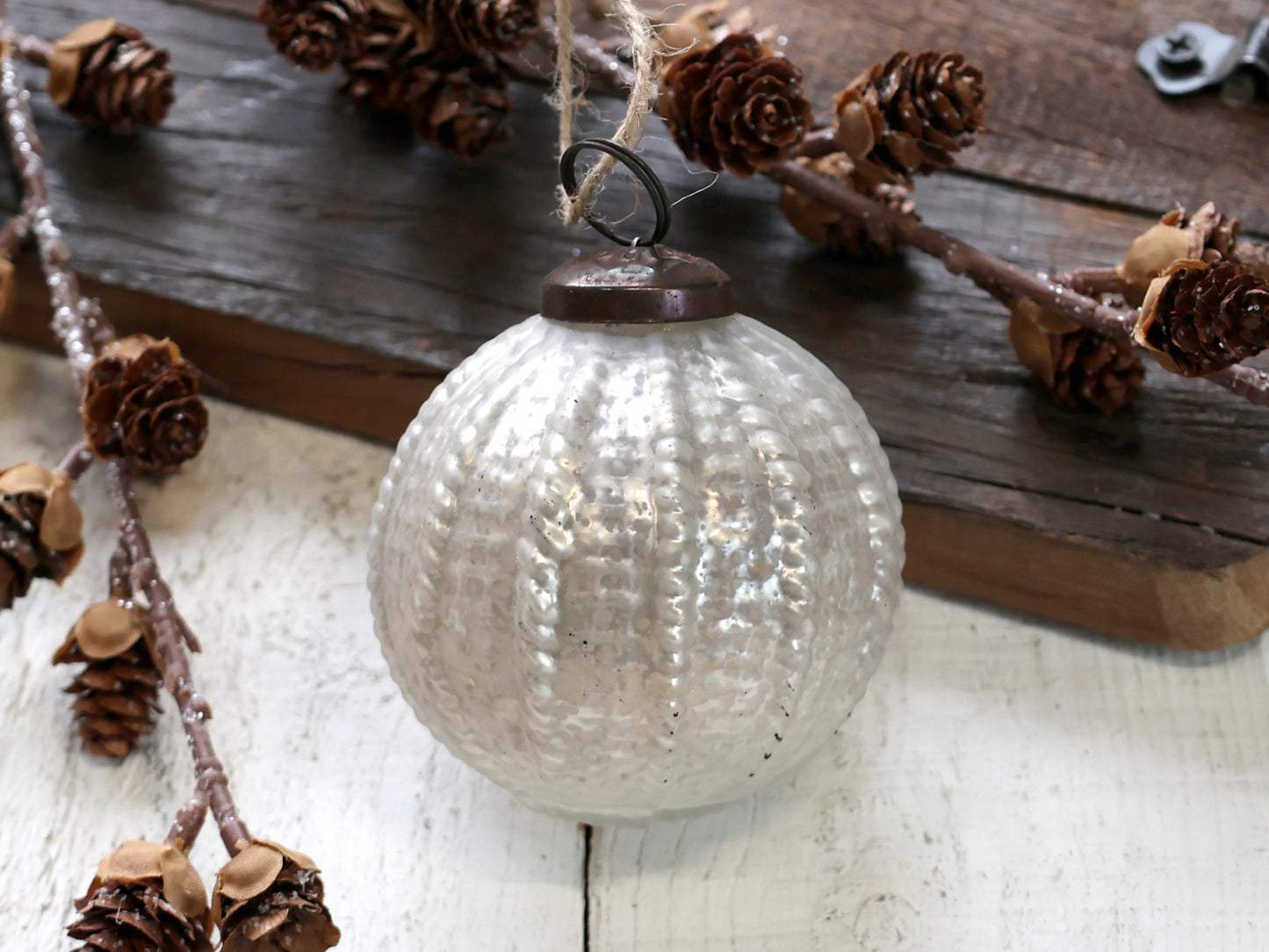 Christmas Bauble-Round Antique White 7cm freeshipping - Generosa