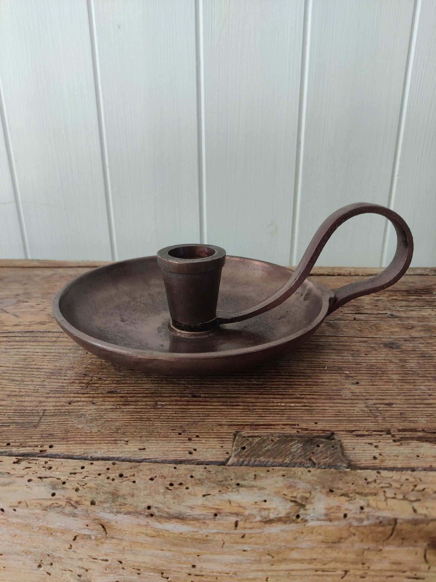 Our new range of iron chambersticks are all handmade and are high qaulity Material: Iron Colour: Vintage Copper Size: 10 x 15 x 8