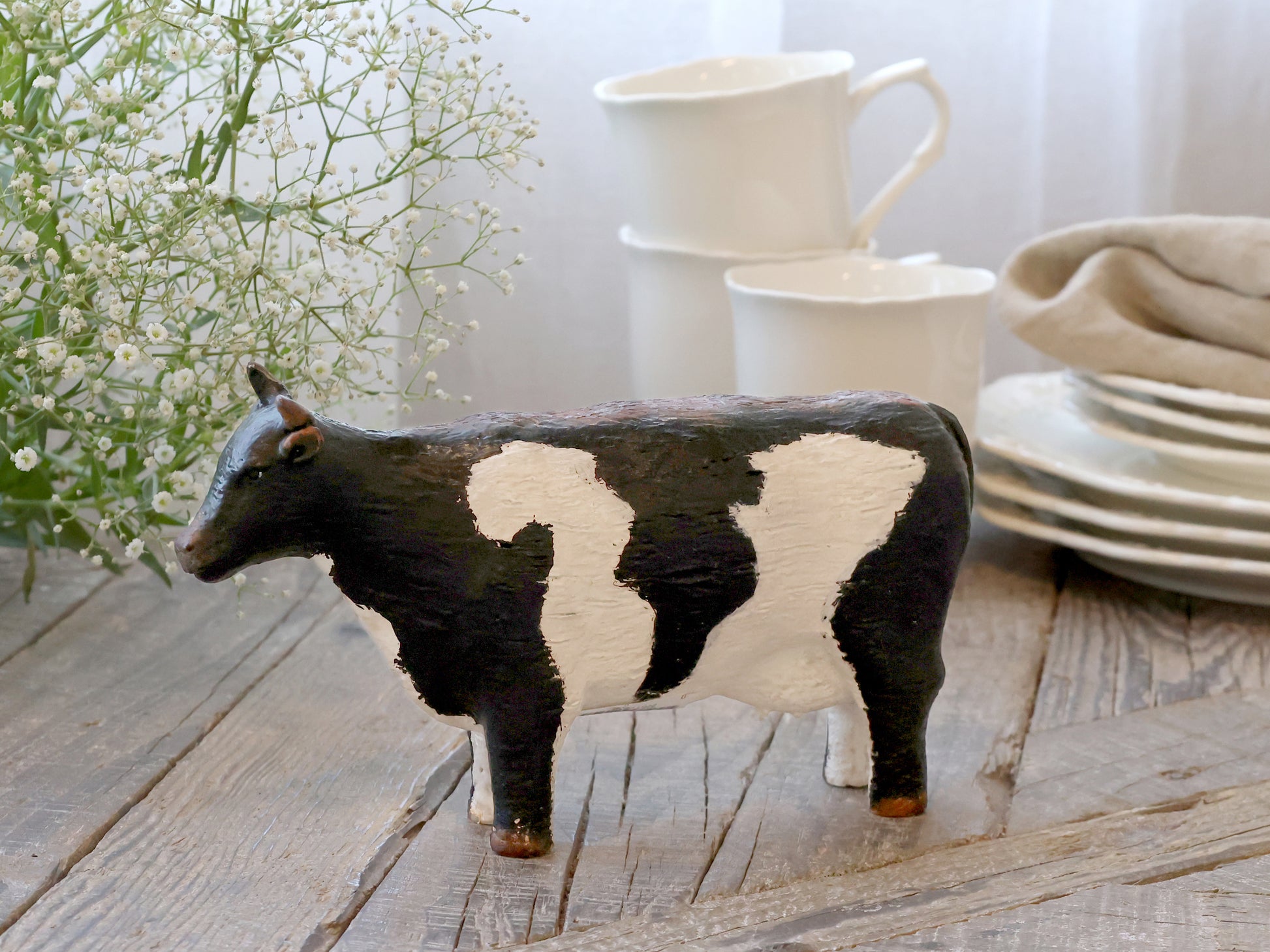 Polyresin Cow figurine Generosa Home