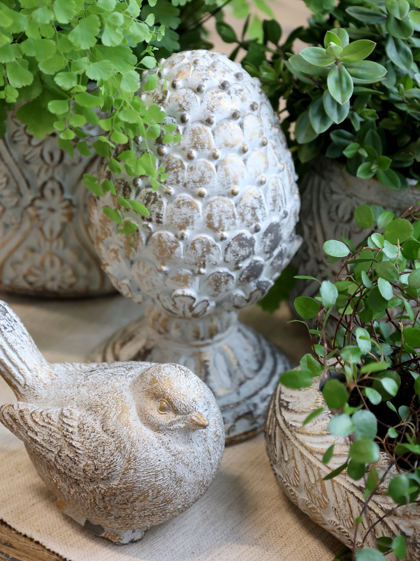 Vittel Bird with Golden Pattern