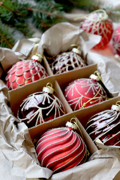 Christmas baubles set of 6 are beautiful hand painted glass baubles with polyester ribbon for hanging