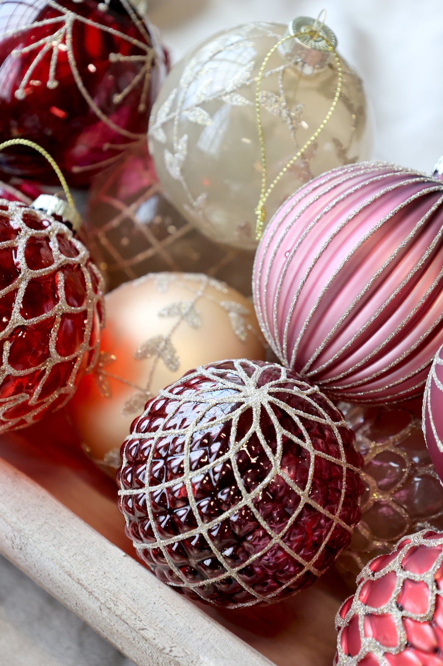 Christmas baubles set of 6 are beautiful hand painted glass baubles with polyester ribbon for hanging