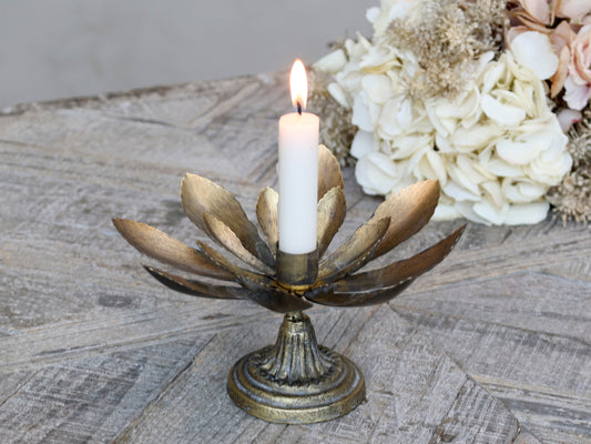 Candlestick with leaves