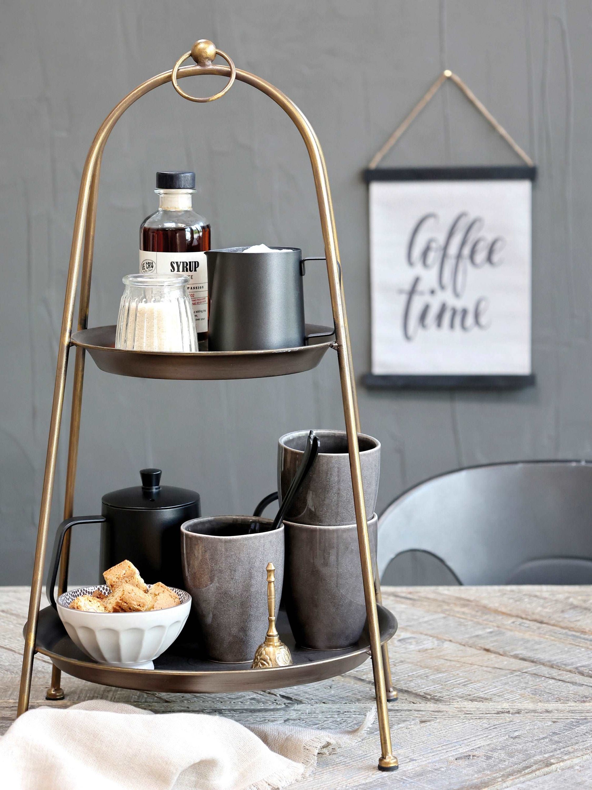 Etagere w. 2 trays