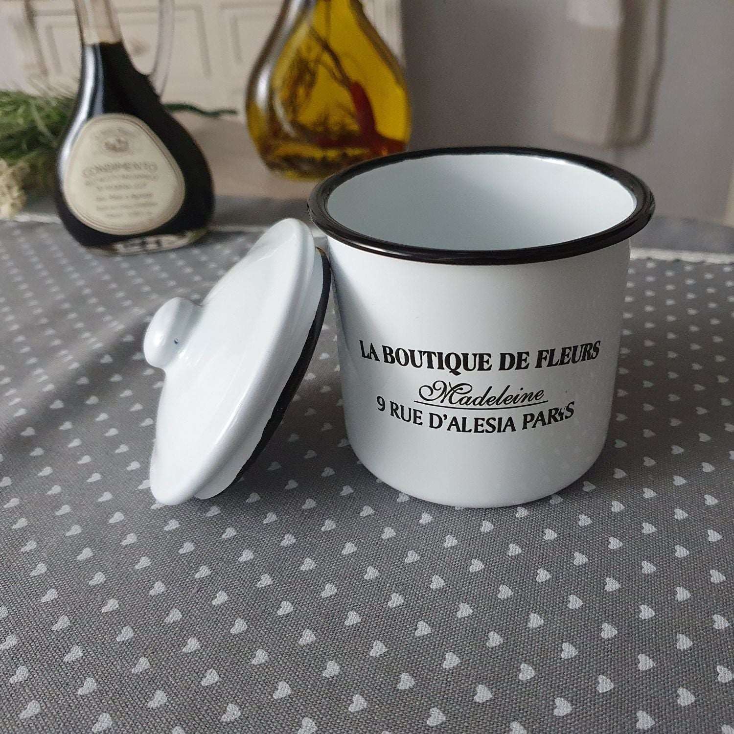 Enamel Container w/lid freeshipping - Generosa