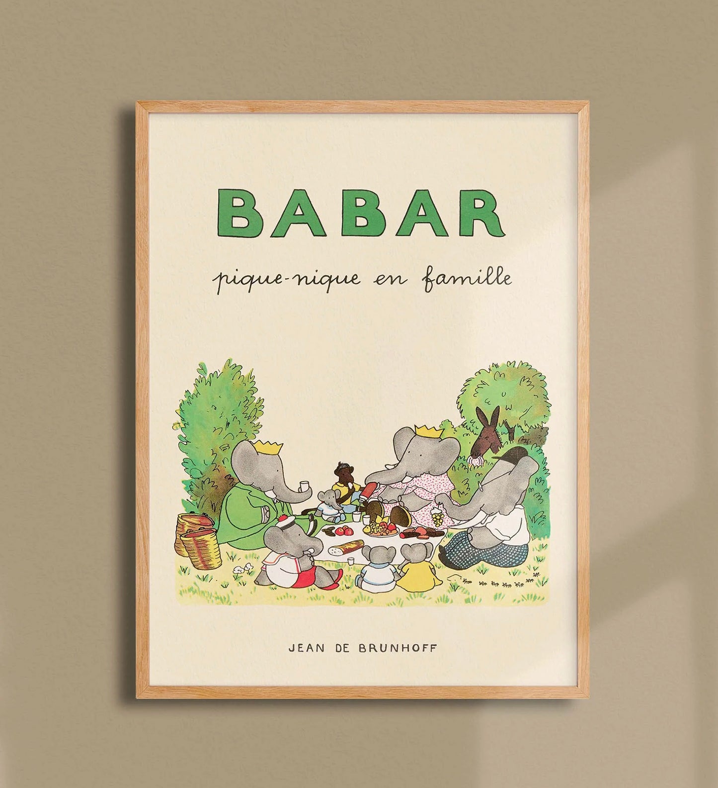 Reproduction d'une des illustrations d'un des premiers albums des aventures de Babar "Babar len famille" paru en 1935. 