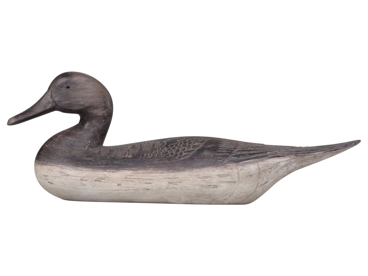This Old Style Duck is a classic decoy duck replica with a country-style decoration that is highly realistic and perfect for any outdoor enthusiast. It is sure to bring a touch of style to any outdoor decor.  Dimensions: H15/L41 cm  Material: Polyresin  Antique Mocca/White - Generosa