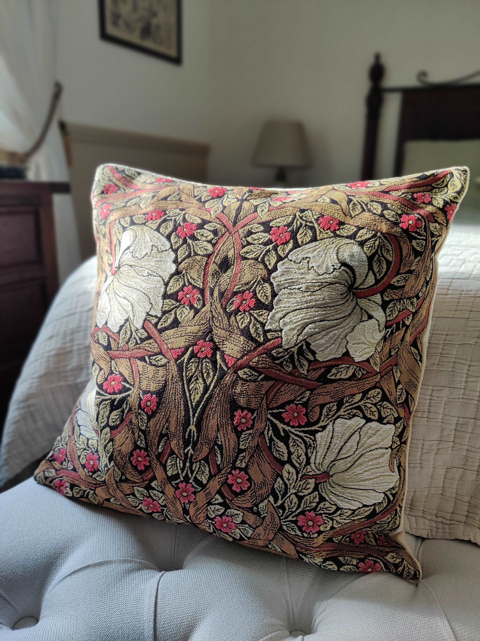 Decorative Cushion Cover,  Pimpernel,Tobacco by William Morris freeshipping - Generosa