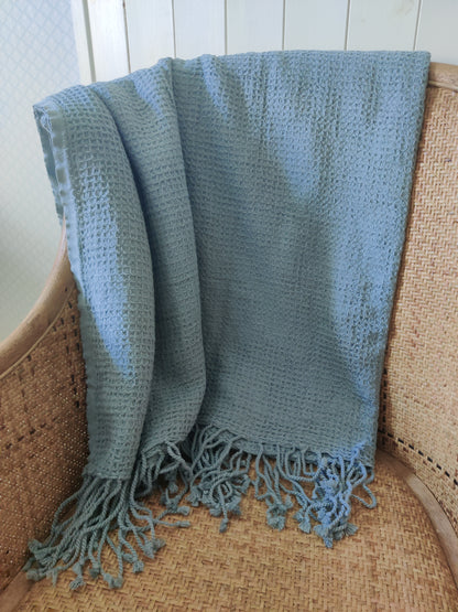 Safaya Throw